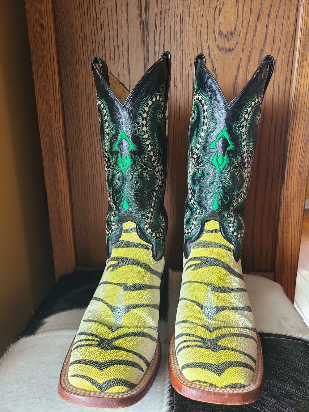 Ferrini Black and Green Leather Cowboy Boots Womens Size 8